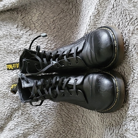 Dr Martens Boots - black leather with elastic laces - Picture 3 of 9